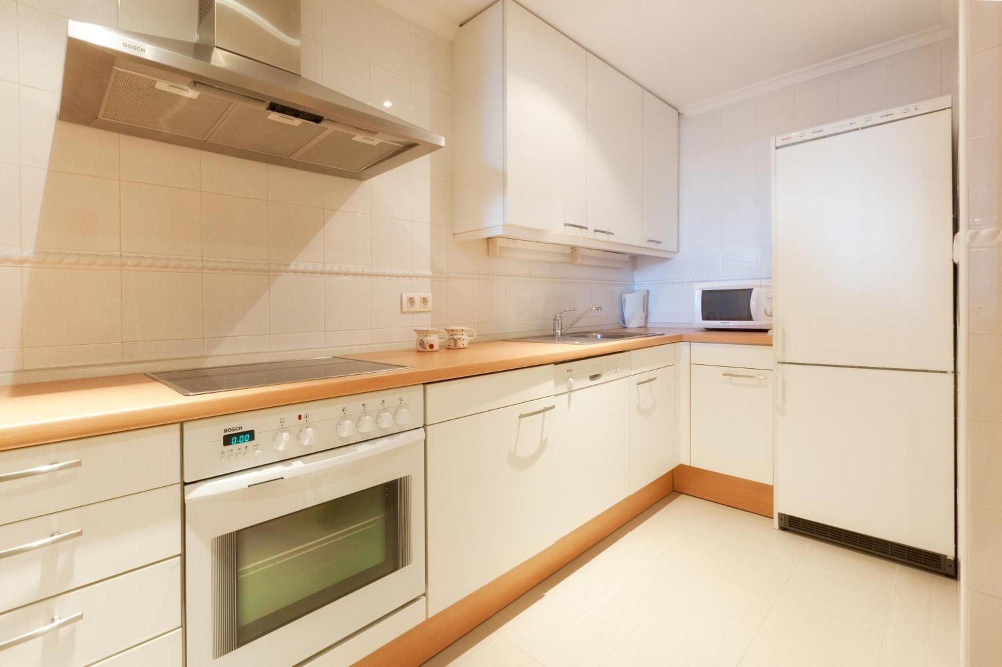 Bahia Beach Apartments Естепона Стая снимка