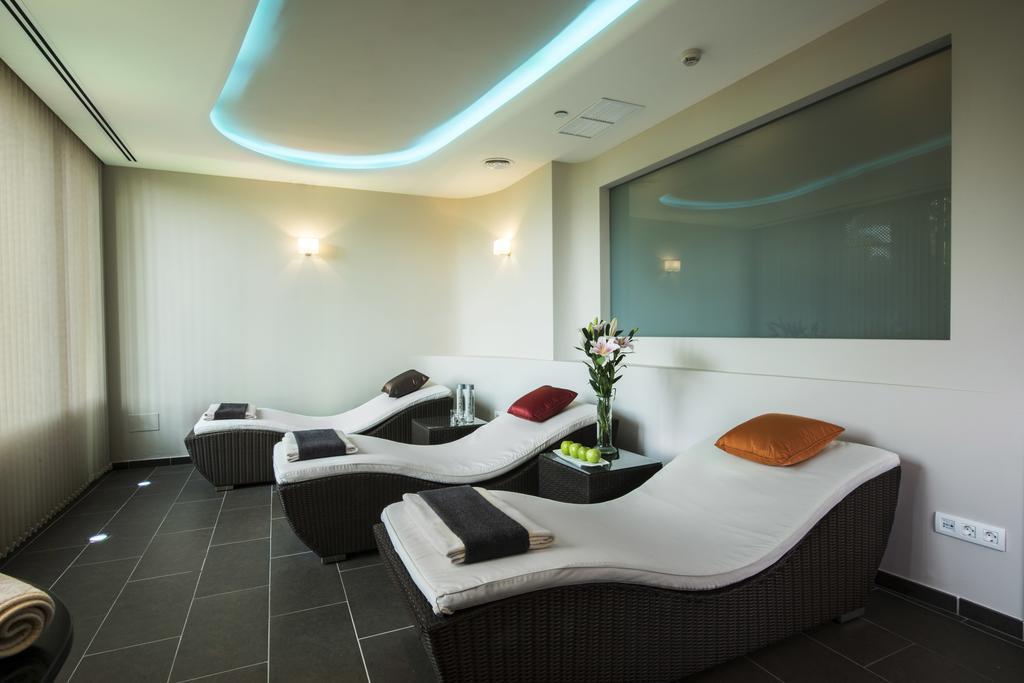 Bahia Beach Apartments Естепона Екстериор снимка