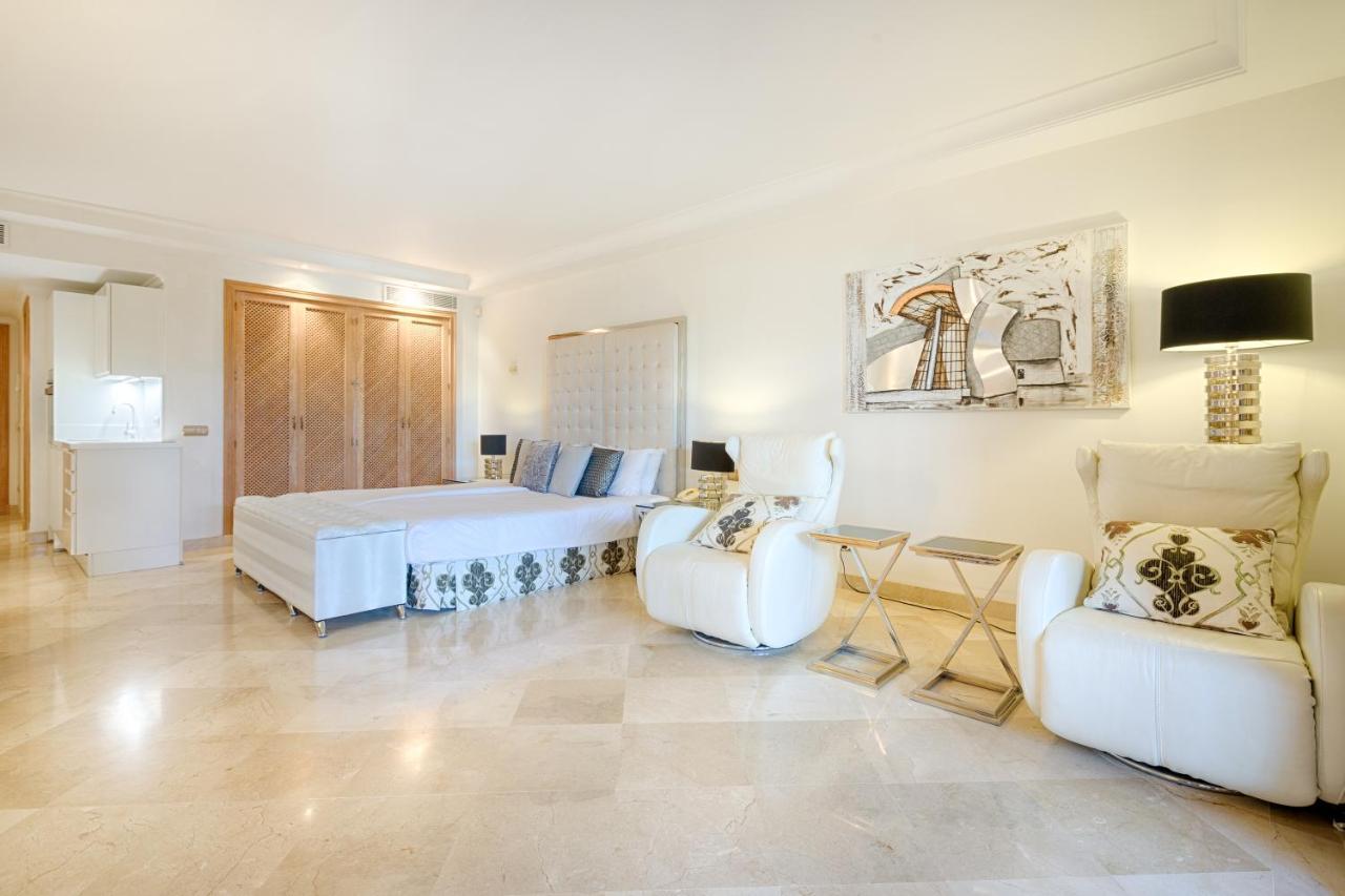 Bahia Beach Apartments Естепона Екстериор снимка